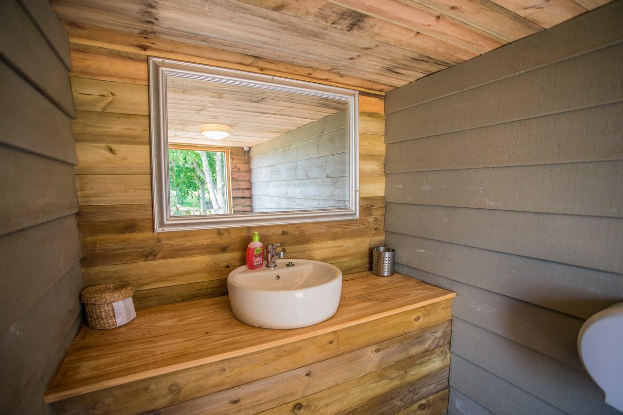Отель The Holford Arms Chalets And Glamping Дидмартон Экстерьер фото